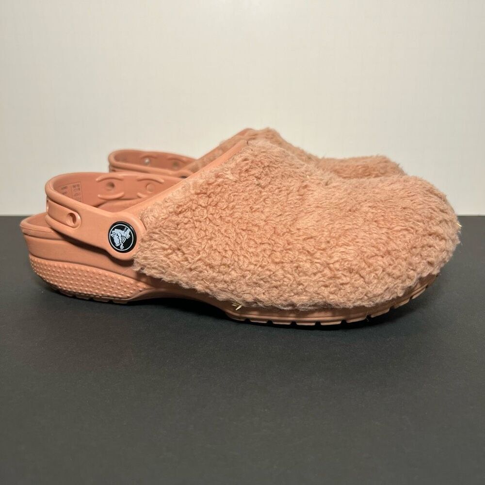 Womens CROCS Classic Fuzz Mania Pale Blush Pink Slip On Clogs / Size 7